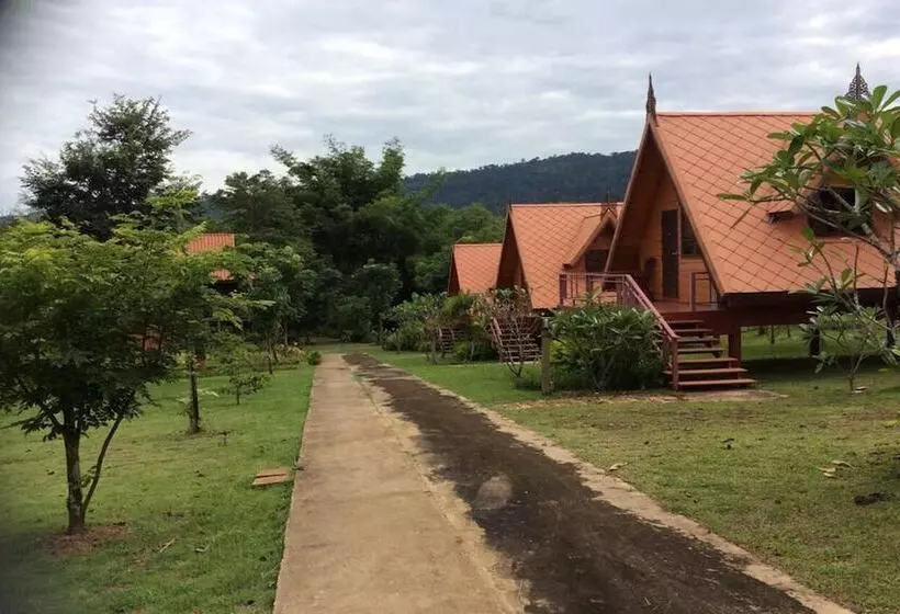 Taksina Garden Resort