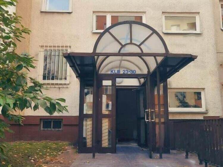 Wilanow House   Hostel