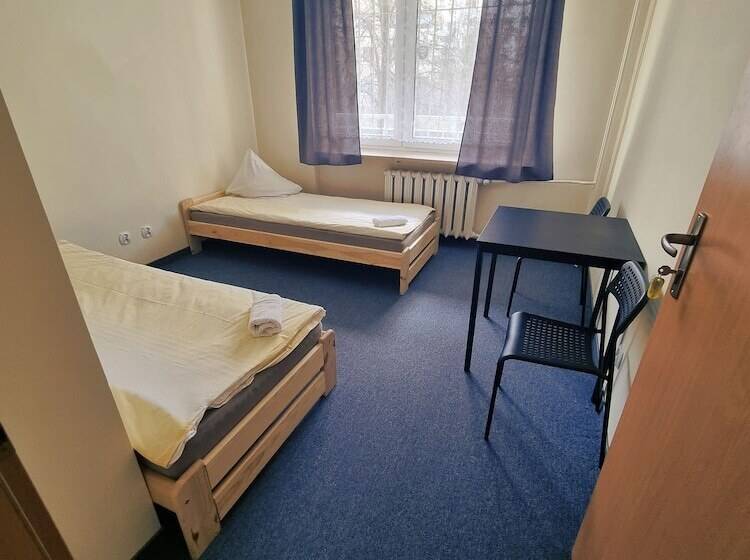 Wilanow House   Hostel