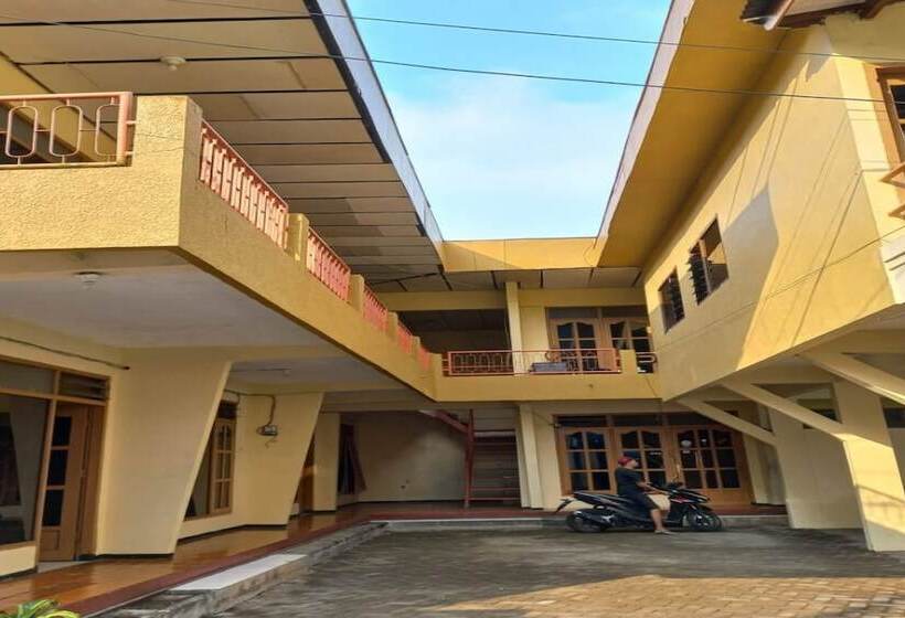 Hotel Am'key Villa Tretes By Oyo