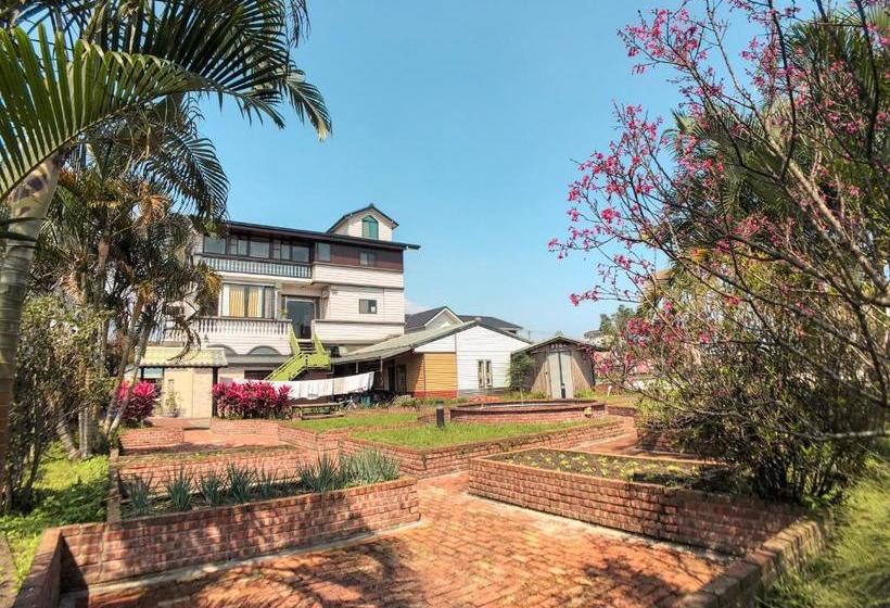 تختخواب و صبحانه Chun Feng Cao Tang Homestay