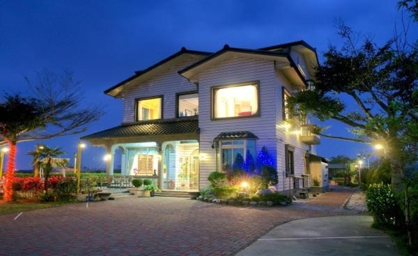 تختخواب و صبحانه Chun Feng Cao Tang Homestay