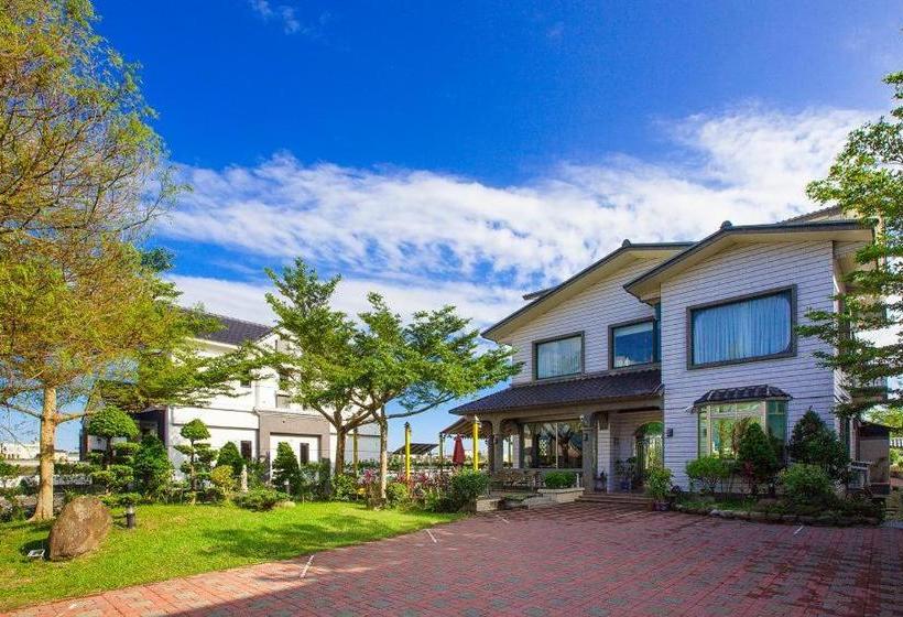 تختخواب و صبحانه Chun Feng Cao Tang Homestay