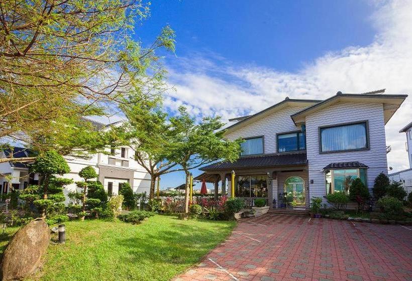 تختخواب و صبحانه Chun Feng Cao Tang Homestay