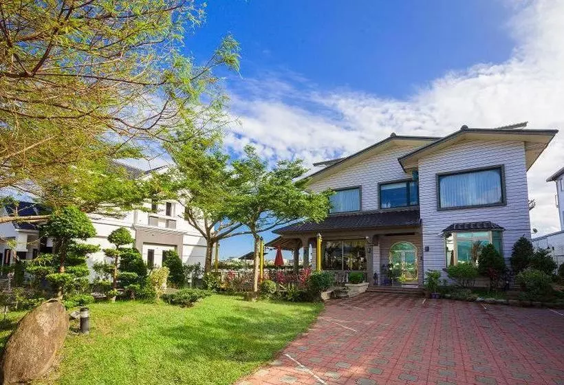 تختخواب و صبحانه Chun Feng Cao Tang Homestay