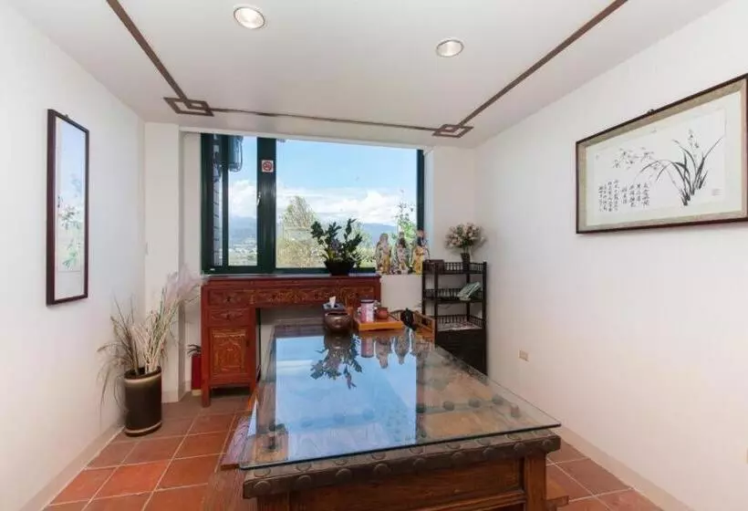 تختخواب و صبحانه Chun Feng Cao Tang Homestay