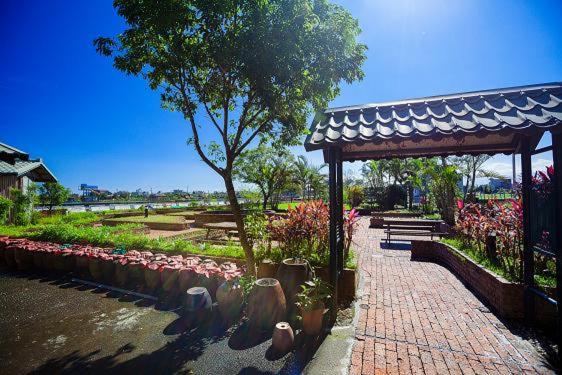 تختخواب و صبحانه Chun Feng Cao Tang Homestay