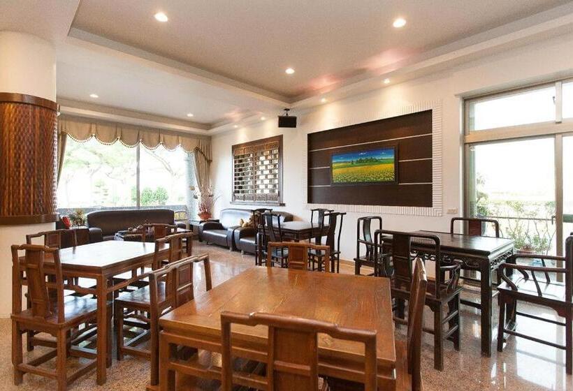 تختخواب و صبحانه Chun Feng Cao Tang Homestay