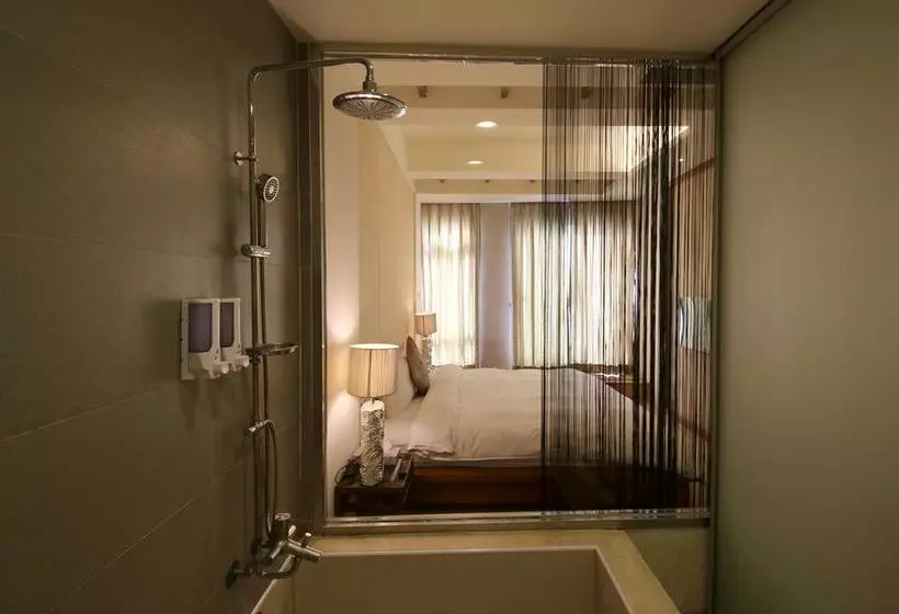 تختخواب و صبحانه Hainan Island Sea View Resort
