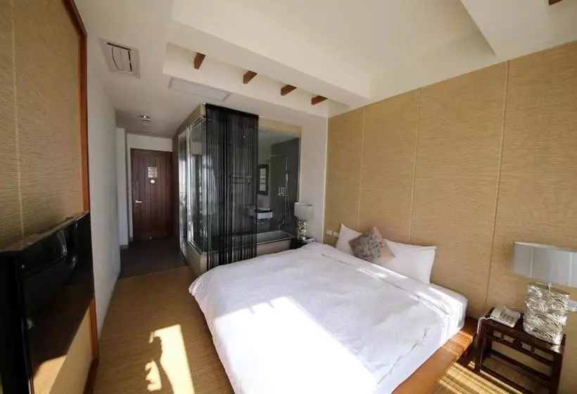 تختخواب و صبحانه Hainan Island Sea View Resort