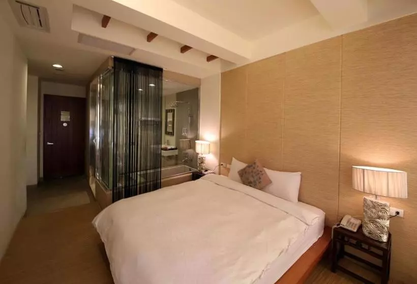 تختخواب و صبحانه Hainan Island Sea View Resort