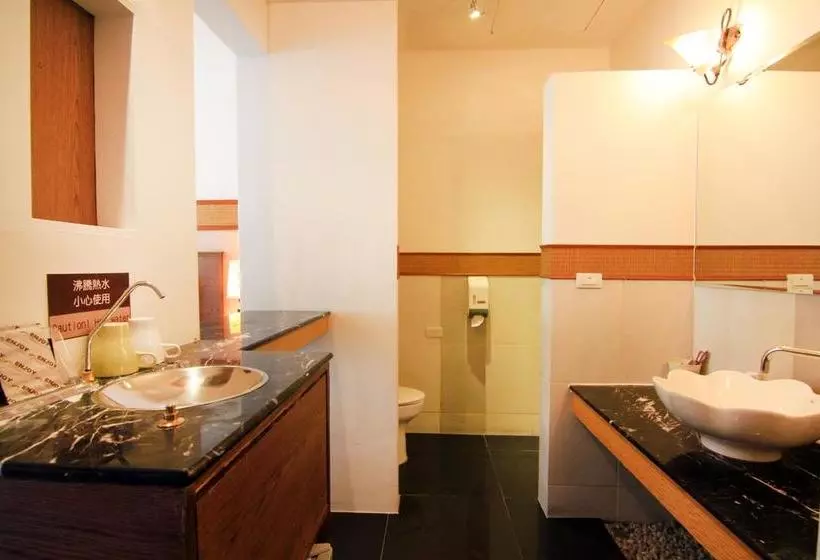 تختخواب و صبحانه Palm Villa Guesthouse