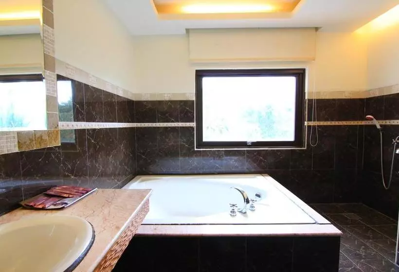 تختخواب و صبحانه Palm Villa Guesthouse