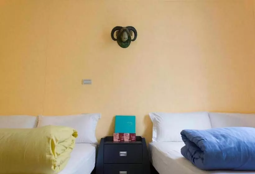 تختخواب و صبحانه Rest Book & Bed
