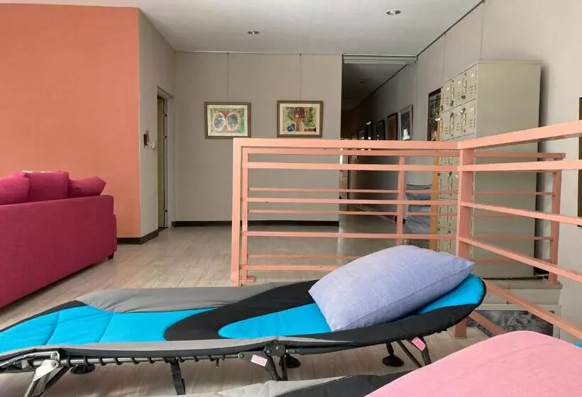 تختخواب و صبحانه Rest Book & Bed