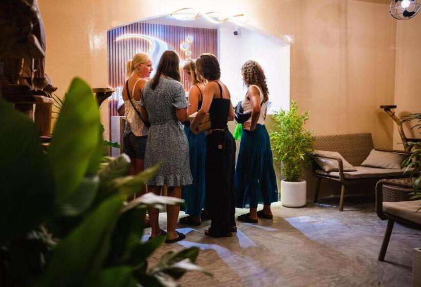 هتل Bibee Maldives