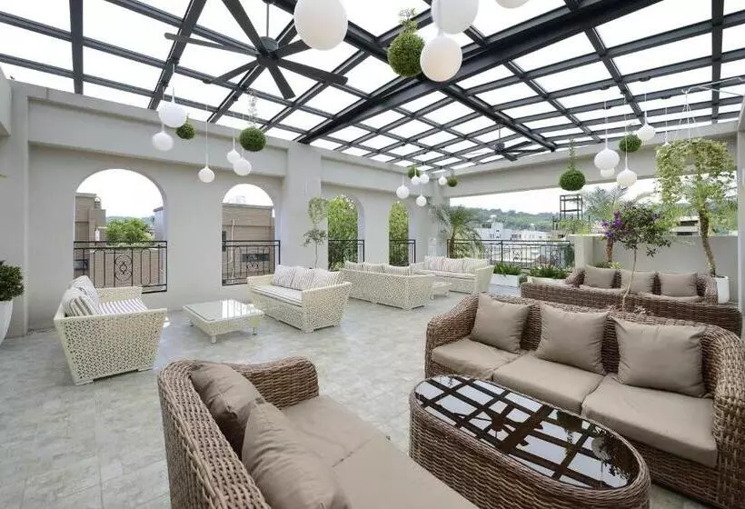 هتل Caffir Garden