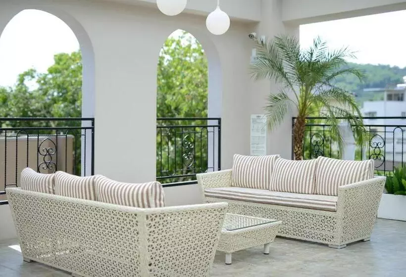 هتل Caffir Garden