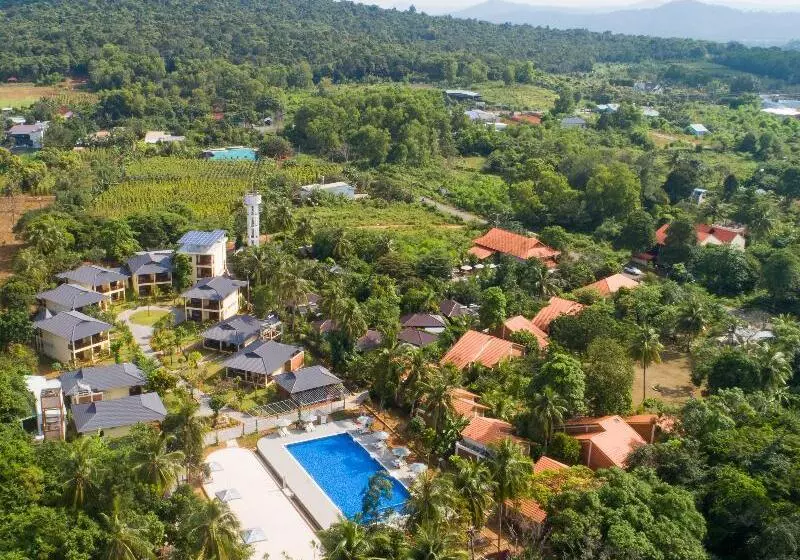هتل Elwood Premier Resort Phu Quoc