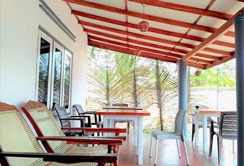 호텔 Green Banana Mirissa