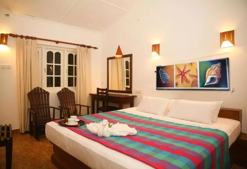 Hotelli Thejan Beach Cabanas