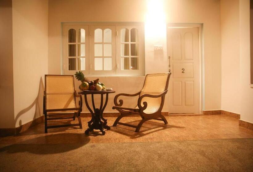 فندق Thejan Beach Cabanas