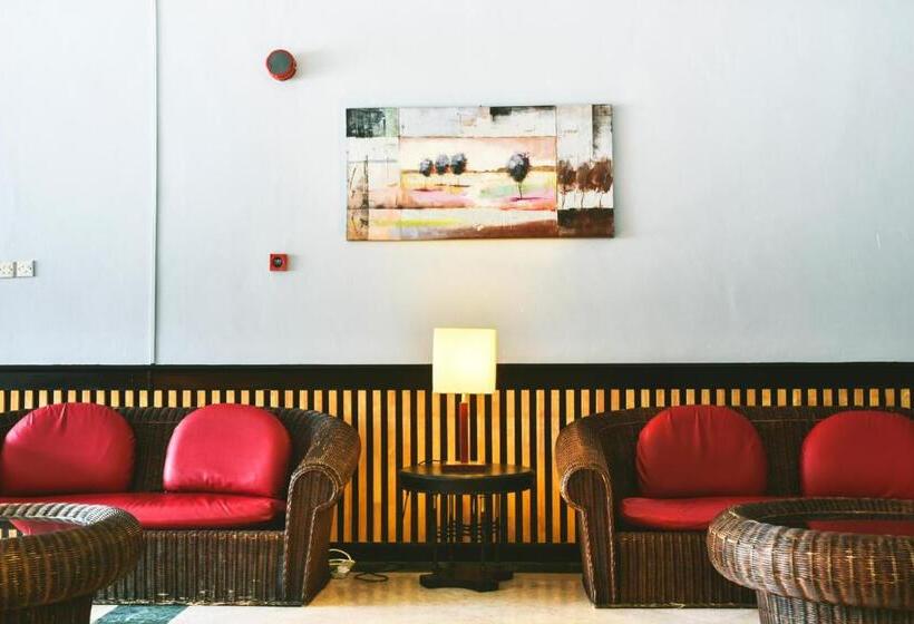 Leisure Cove Hotel & Apartments