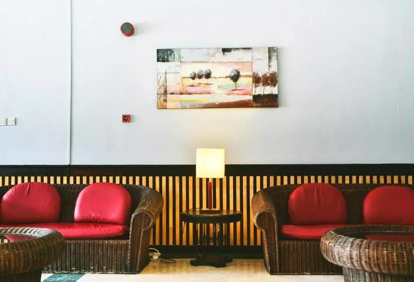 Leisure Cove Hotel & Apartments