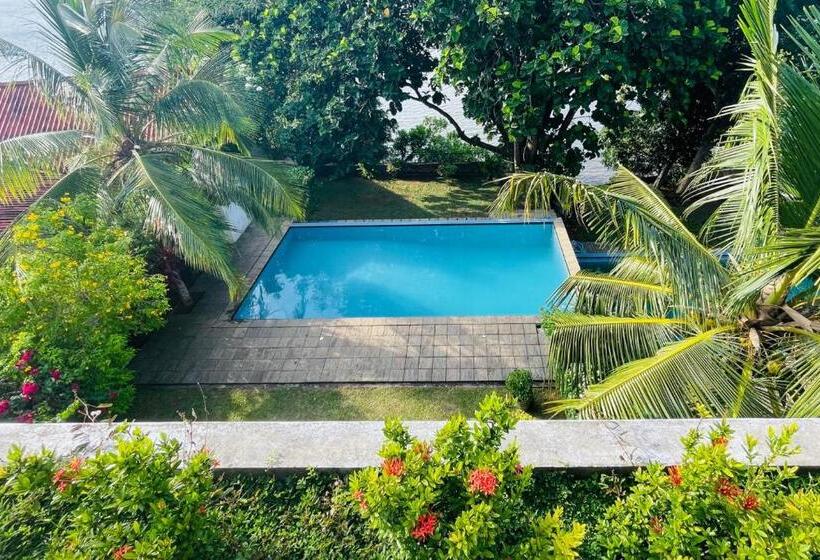 Mala Villa, Hikkaduwa