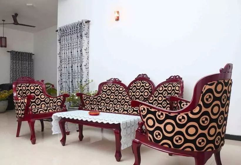 پانسیون Akash Villa