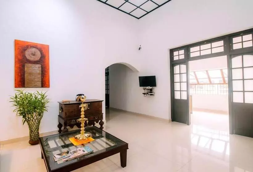 پانسیون Ambasewana Mansion