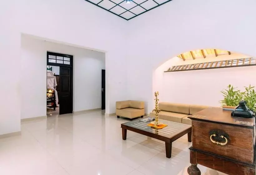 پانسیون Ambasewana Mansion
