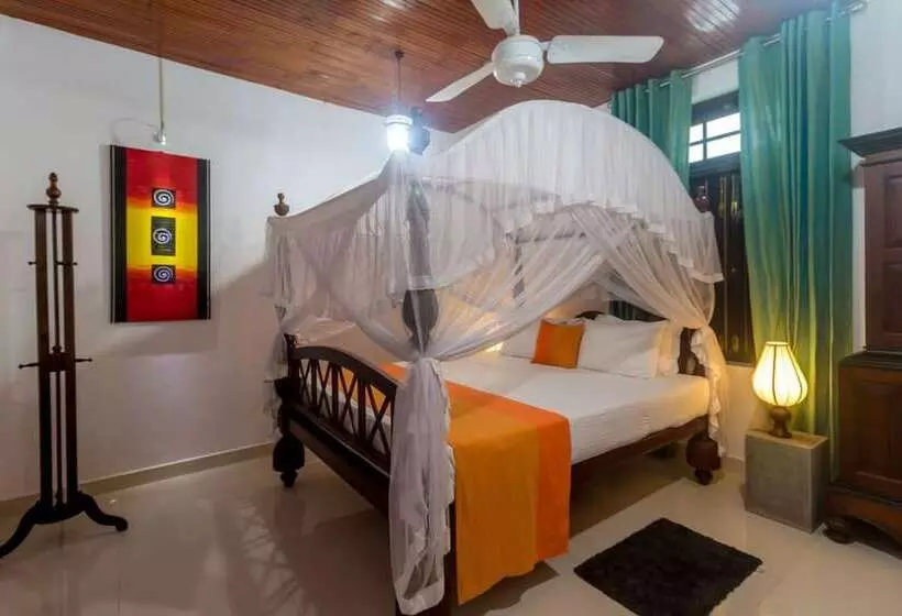 پانسیون Ambasewana Mansion
