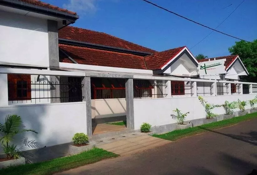 پانسیون Ambasewana Mansion