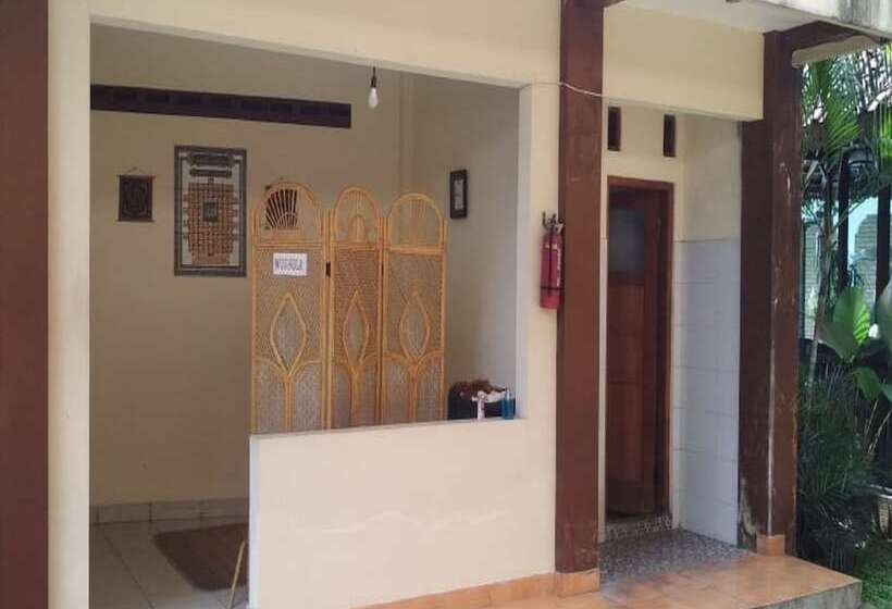 פנסיון New Padma Asri