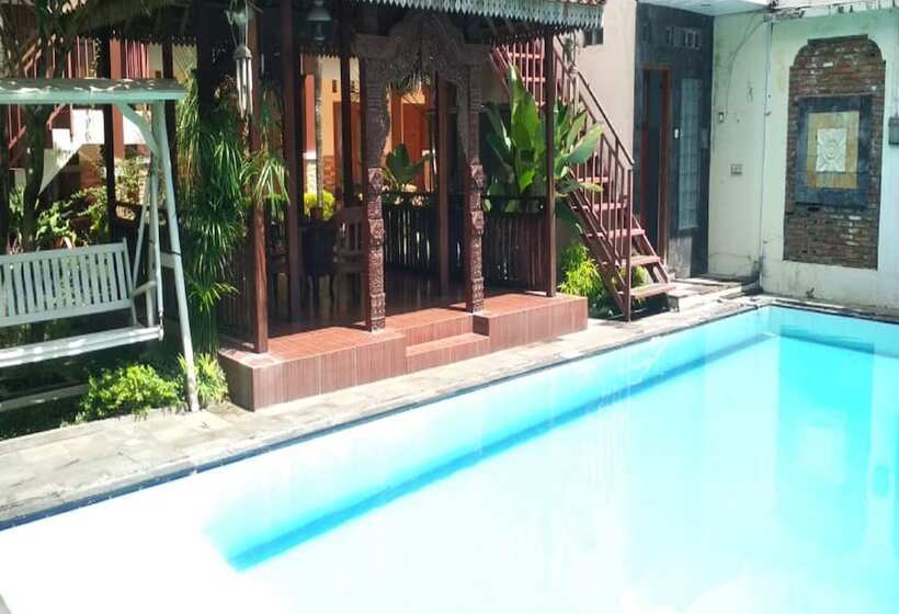 פנסיון New Padma Asri