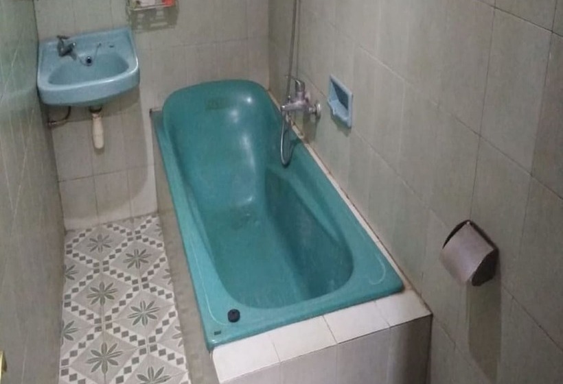 פנסיון New Padma Asri