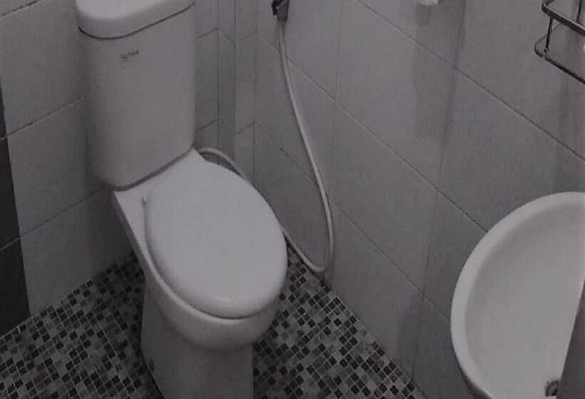 פנסיון New Padma Asri