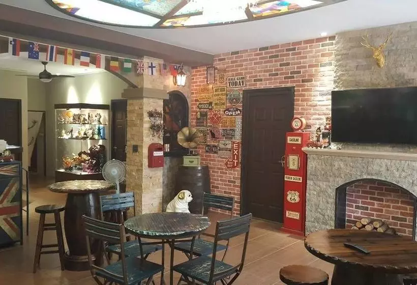 پانسیون Yuga House