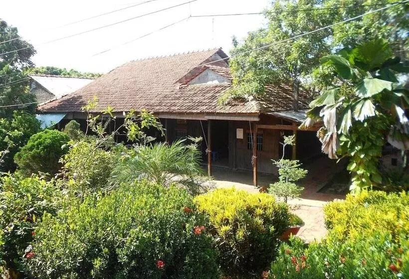 تختخواب و صبحانه Ba Linh Homestay