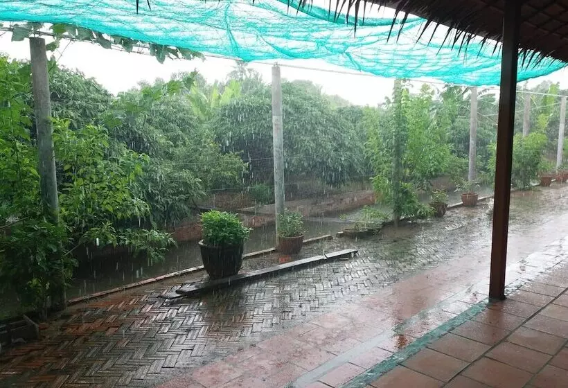 تختخواب و صبحانه Ba Linh Homestay