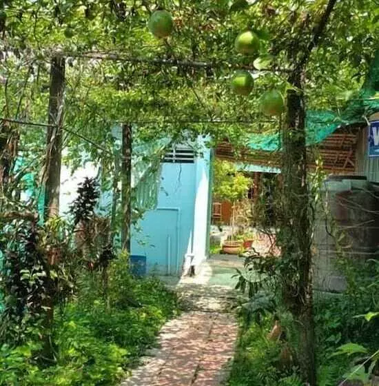تختخواب و صبحانه Ba Linh Homestay