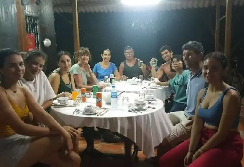 تختخواب و صبحانه Ba Linh Homestay