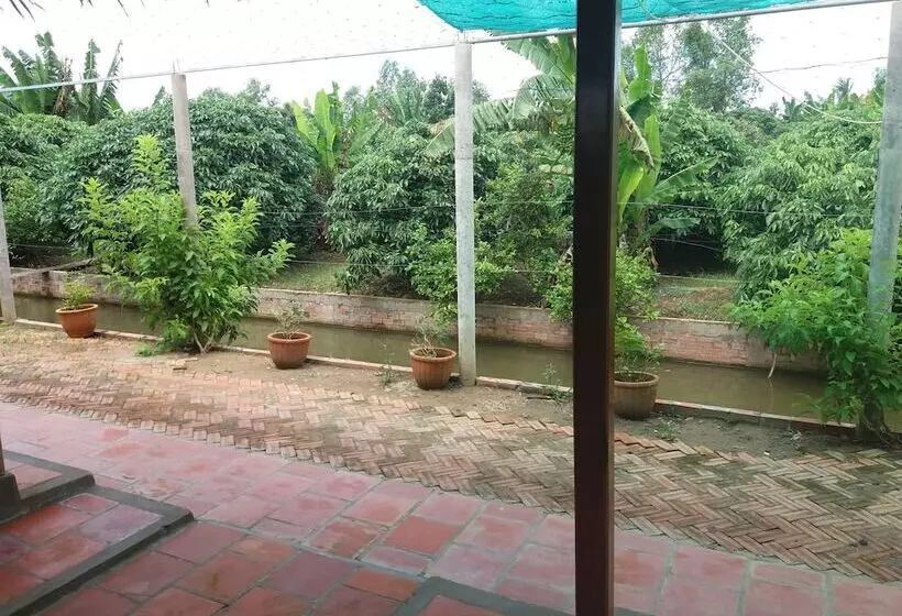 تختخواب و صبحانه Ba Linh Homestay