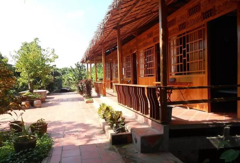 تختخواب و صبحانه Ba Linh Homestay