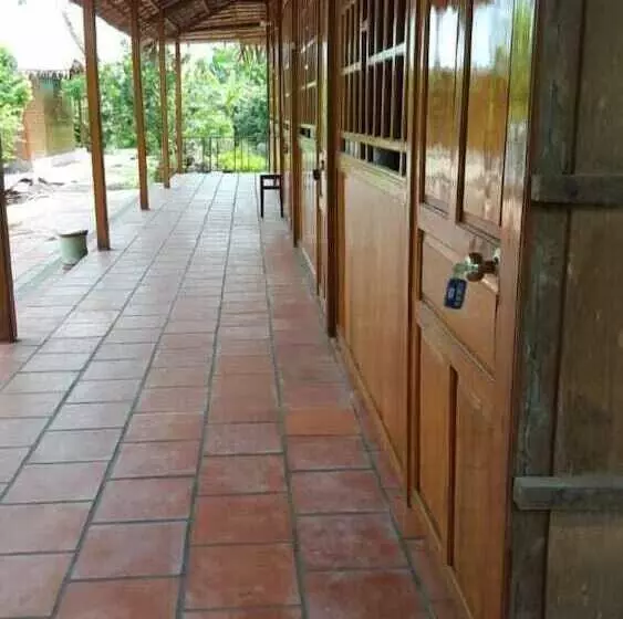 تختخواب و صبحانه Ba Linh Homestay