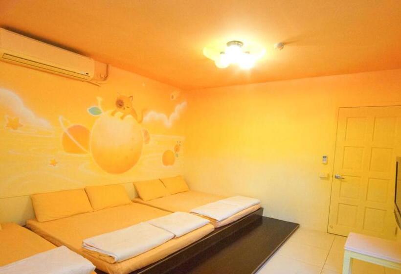 تختخواب و صبحانه 清清之家 Dingding Home