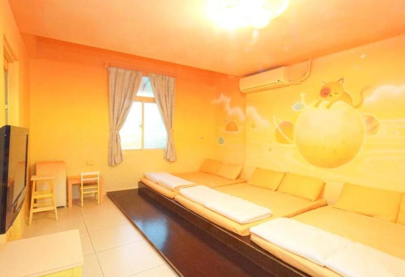 تختخواب و صبحانه 清清之家 Dingding Home