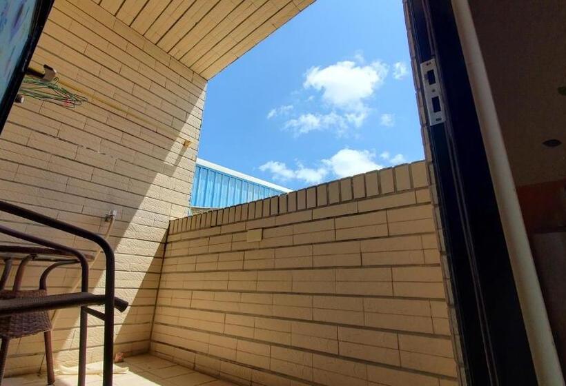 تختخواب و صبحانه 清清之家 Dingding Home