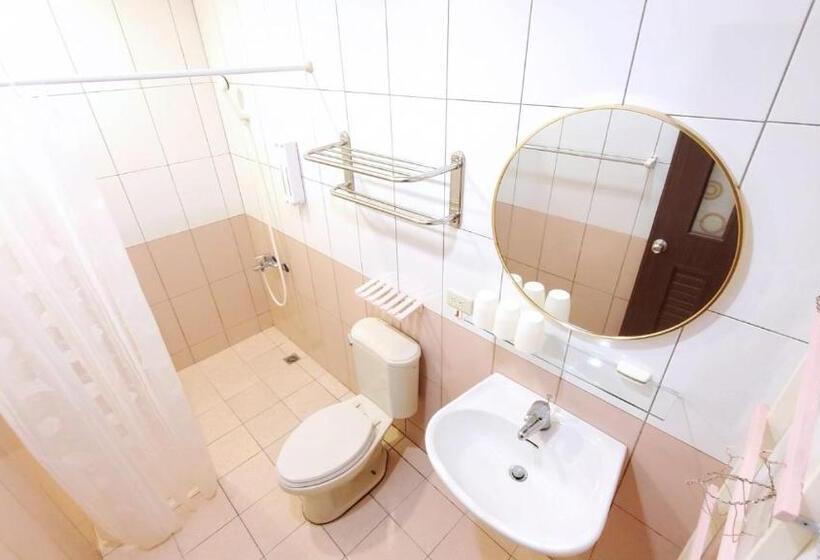 تختخواب و صبحانه 清清之家 Dingding Home